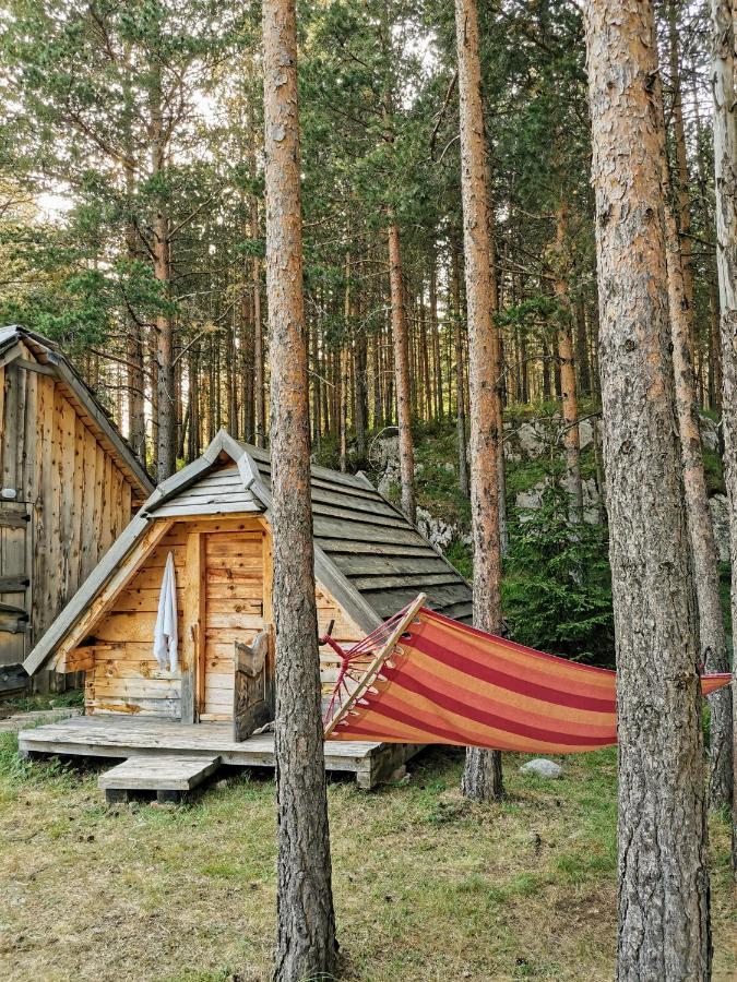 Eco Camp Chalets Pod Gorom Жабляк Экстерьер фото