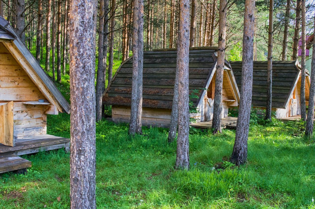 Eco Camp Chalets Pod Gorom Жабляк Экстерьер фото
