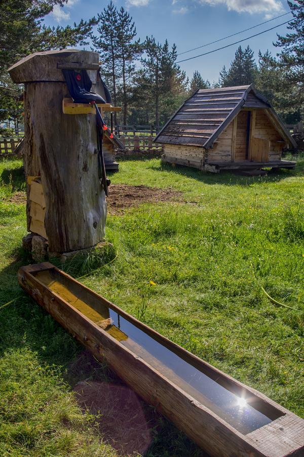 Eco Camp Chalets Pod Gorom Жабляк Экстерьер фото